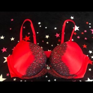 Victoria’s Secret Miraculous Plunge Bra